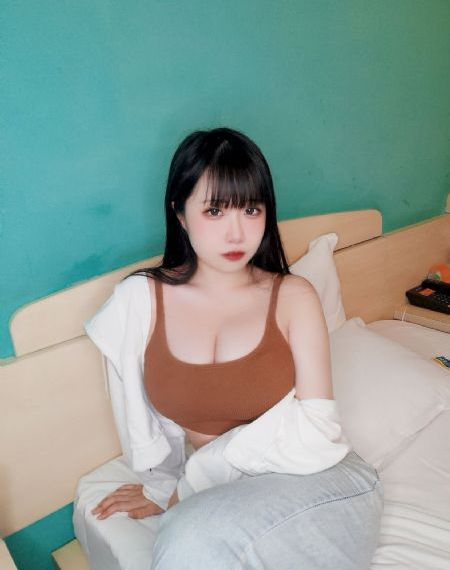 老女人乱淫-原版加长免费正片国语