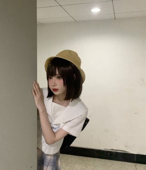 国产激情久久久久小草-我不卡免费高清视频