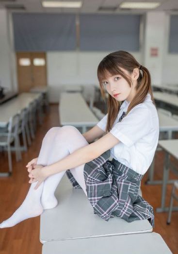 天降女子从二楼掉下一个女孩子-手机高清国产在线观看