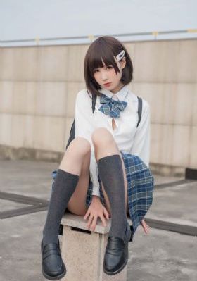 在居酒屋认识的两个女生带回家！-超前点播免费高清观看
